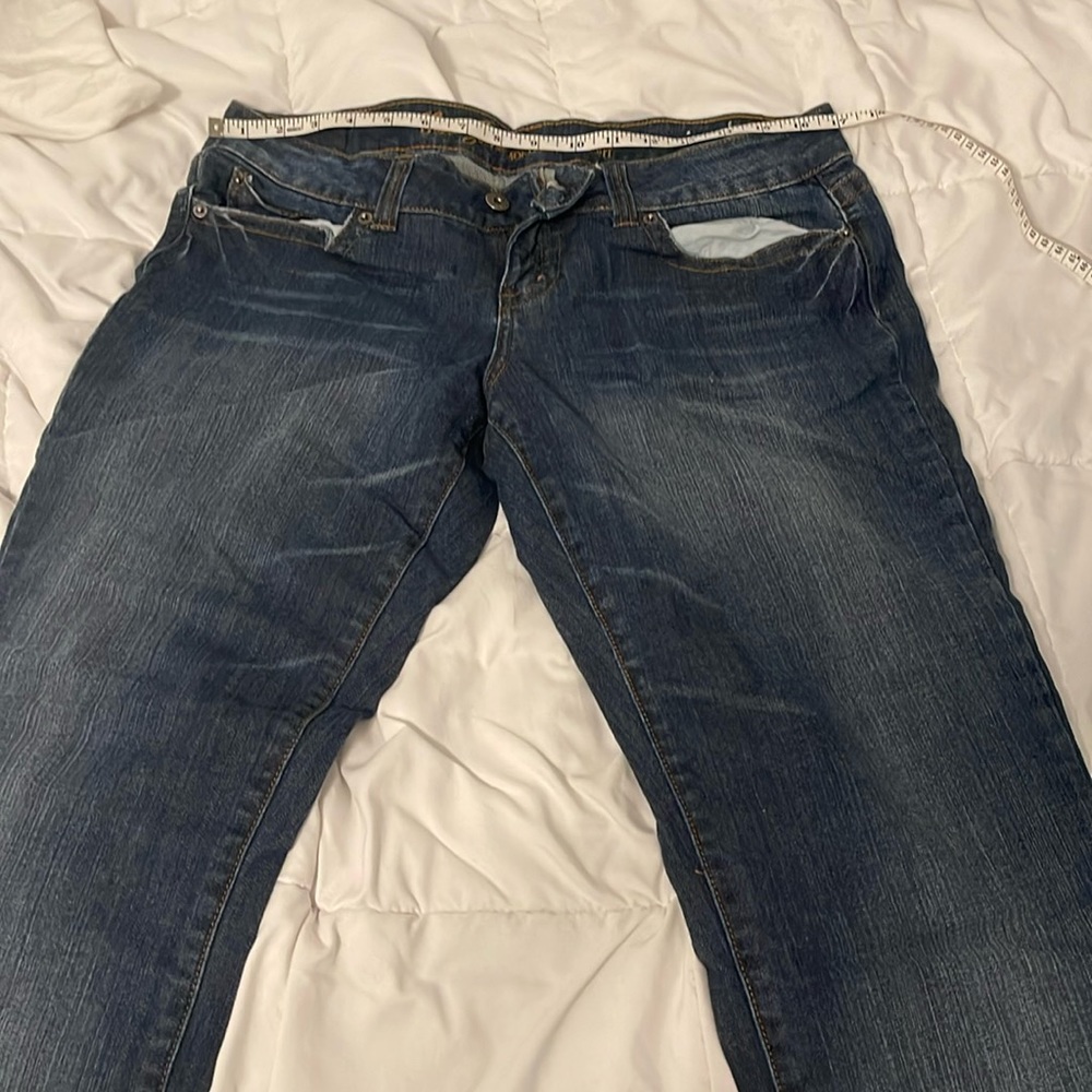 Guess jeans womens monterey straight . Never worn. No tags size 32,32